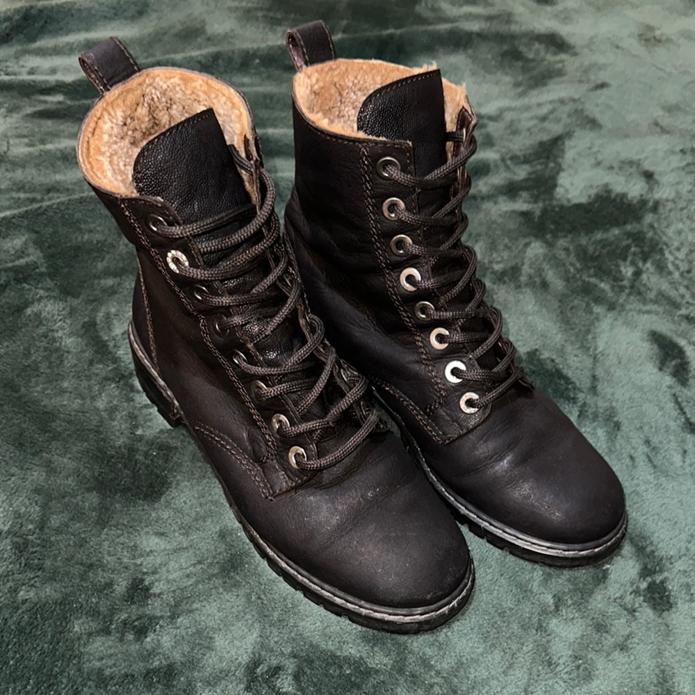 Stuart Weitzman Black Leather Lace-Up Boots with Sherpa Lining and Embellishment